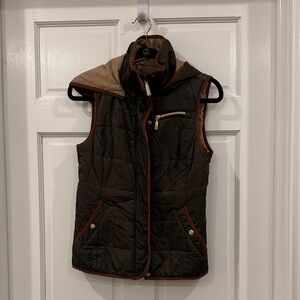 Vince Camuto Quilted Vest with Green and Brown Accents